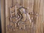 Particolare de 'Ninna nanna contadina' - Scultura in legno di castagno